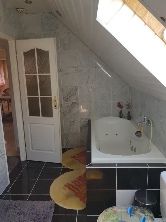 Villa Apartment Ruban Buitenkant foto