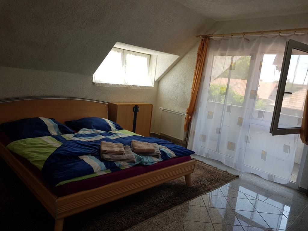 Villa Apartment Ruban Buitenkant foto