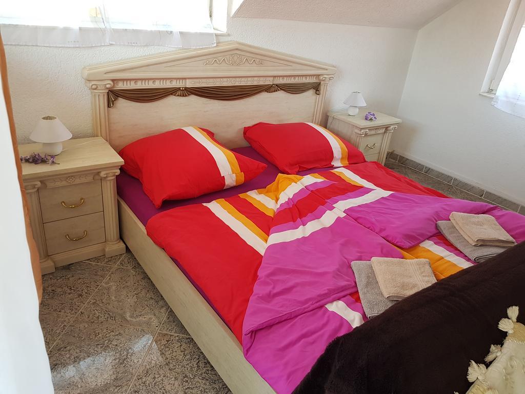 Villa Apartment Ruban Buitenkant foto